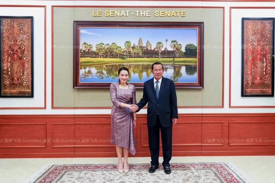 佩通坦与洪森。(图:互联网)